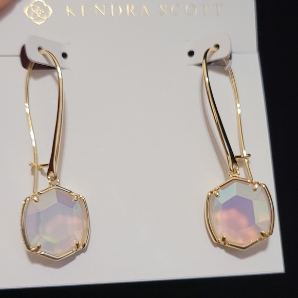 NWT Kendra Scott Earrings Iridescent Opalite in Gold - Picture 9 of 16